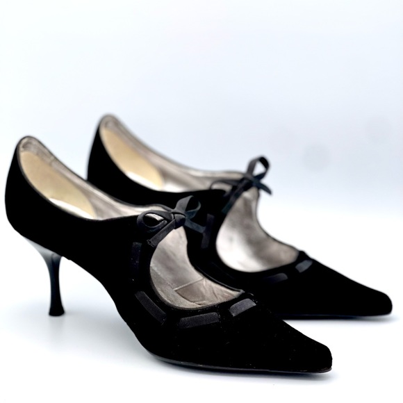 SALVATORE FERRAGAMO 🖤 Black Velvet Bardwill Bow Mary Jane Pumps | US 7 - Picture 2 of 15